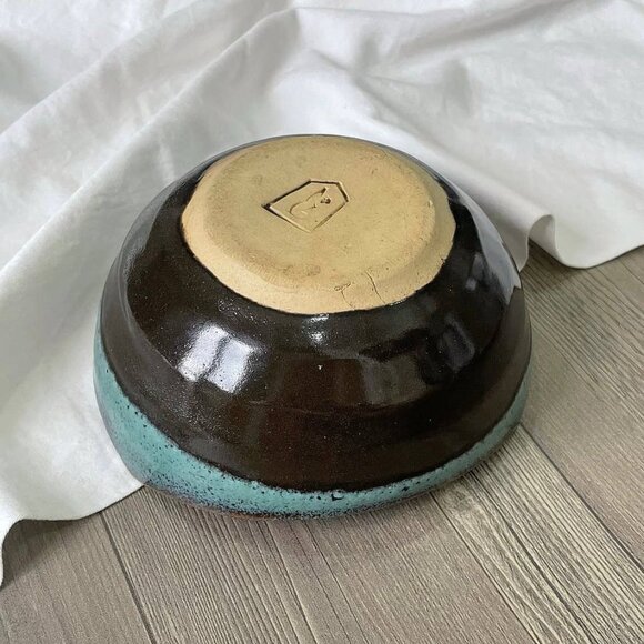 Handmade Artisan Ceramic Bowl - Picture 3 of 4